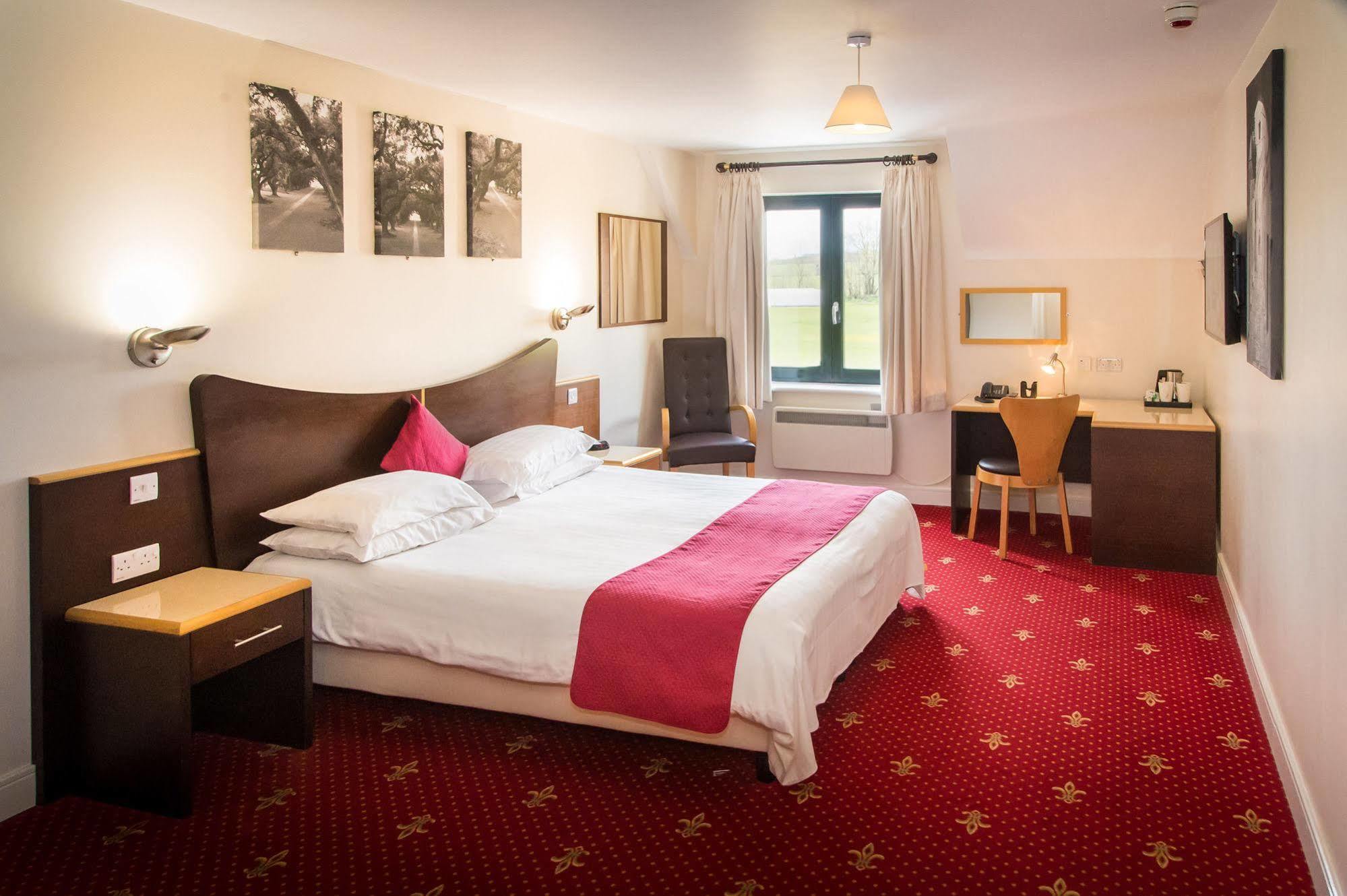 The Sharnbrook Hotel Zewnętrze zdjęcie